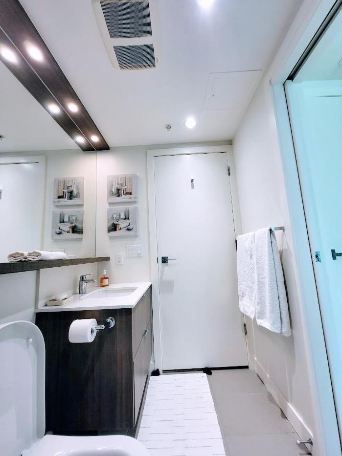Your Perfect Escape - Modern Landmark Condo In Downtown Calgary - Free Parking- Premium Location Eksteriør billede