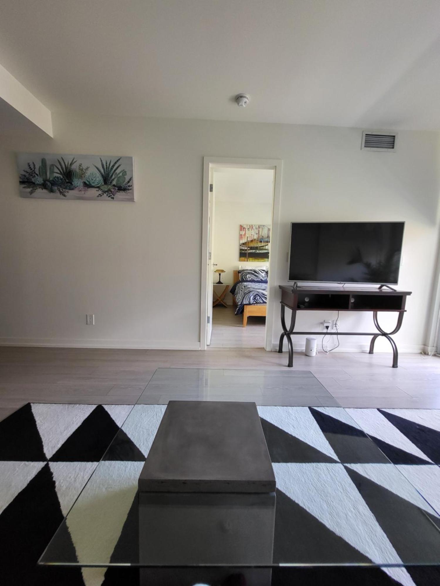 Your Perfect Escape - Modern Landmark Condo In Downtown Calgary - Free Parking- Premium Location Eksteriør billede