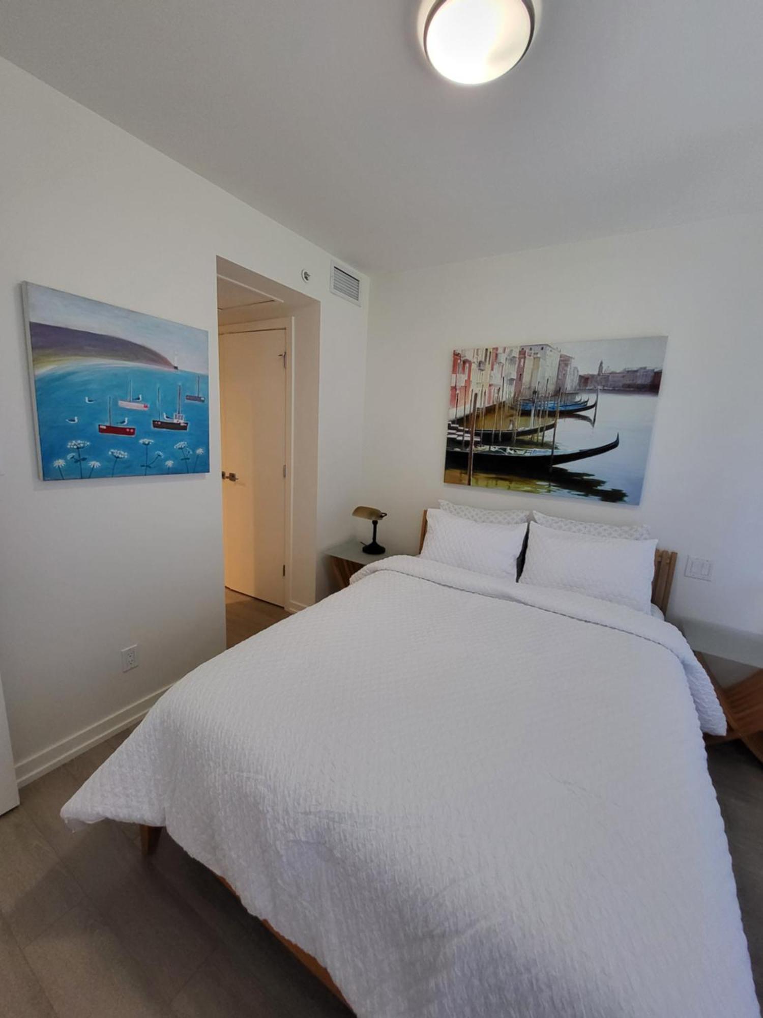 Your Perfect Escape - Modern Landmark Condo In Downtown Calgary - Free Parking- Premium Location Eksteriør billede